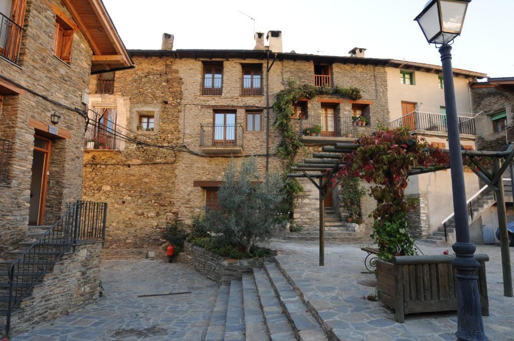 Tirvia Casa Rural La Comella מראה חיצוני תמונה