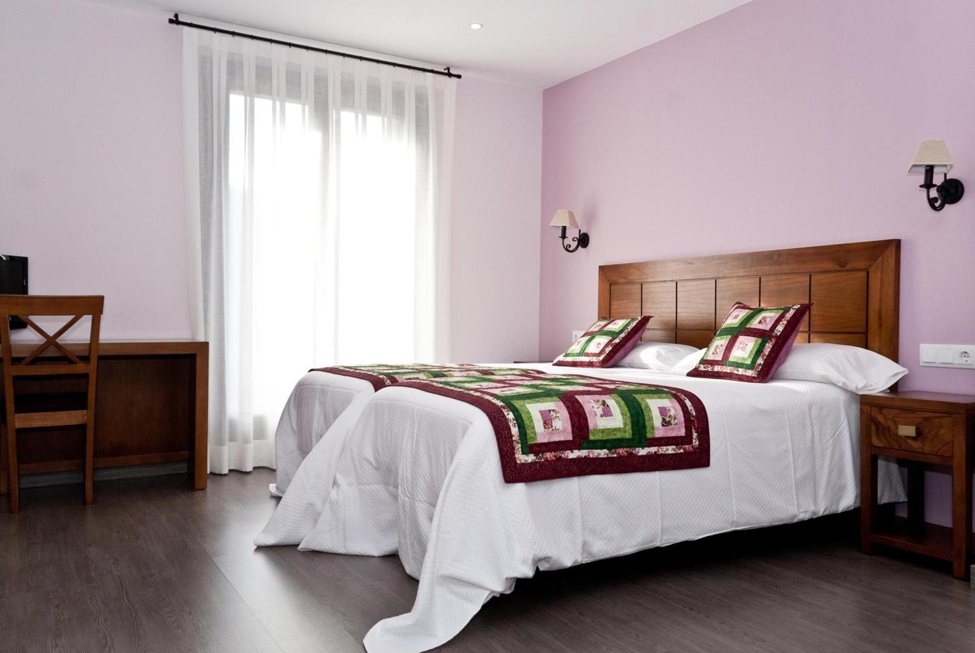 Tirvia Casa Rural La Comella מראה חיצוני תמונה