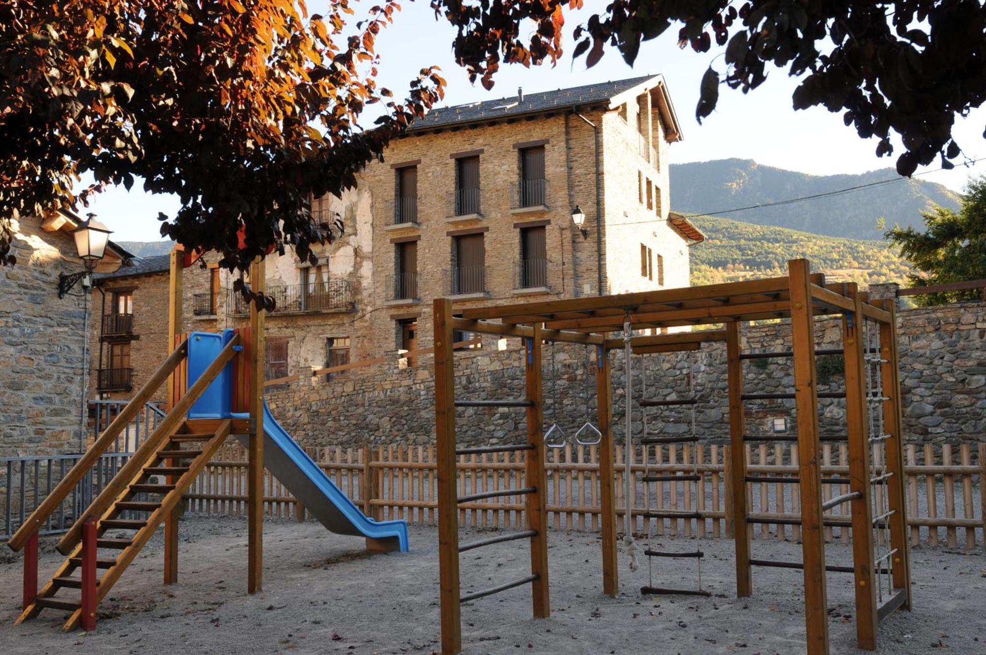 Tirvia Casa Rural La Comella מראה חיצוני תמונה