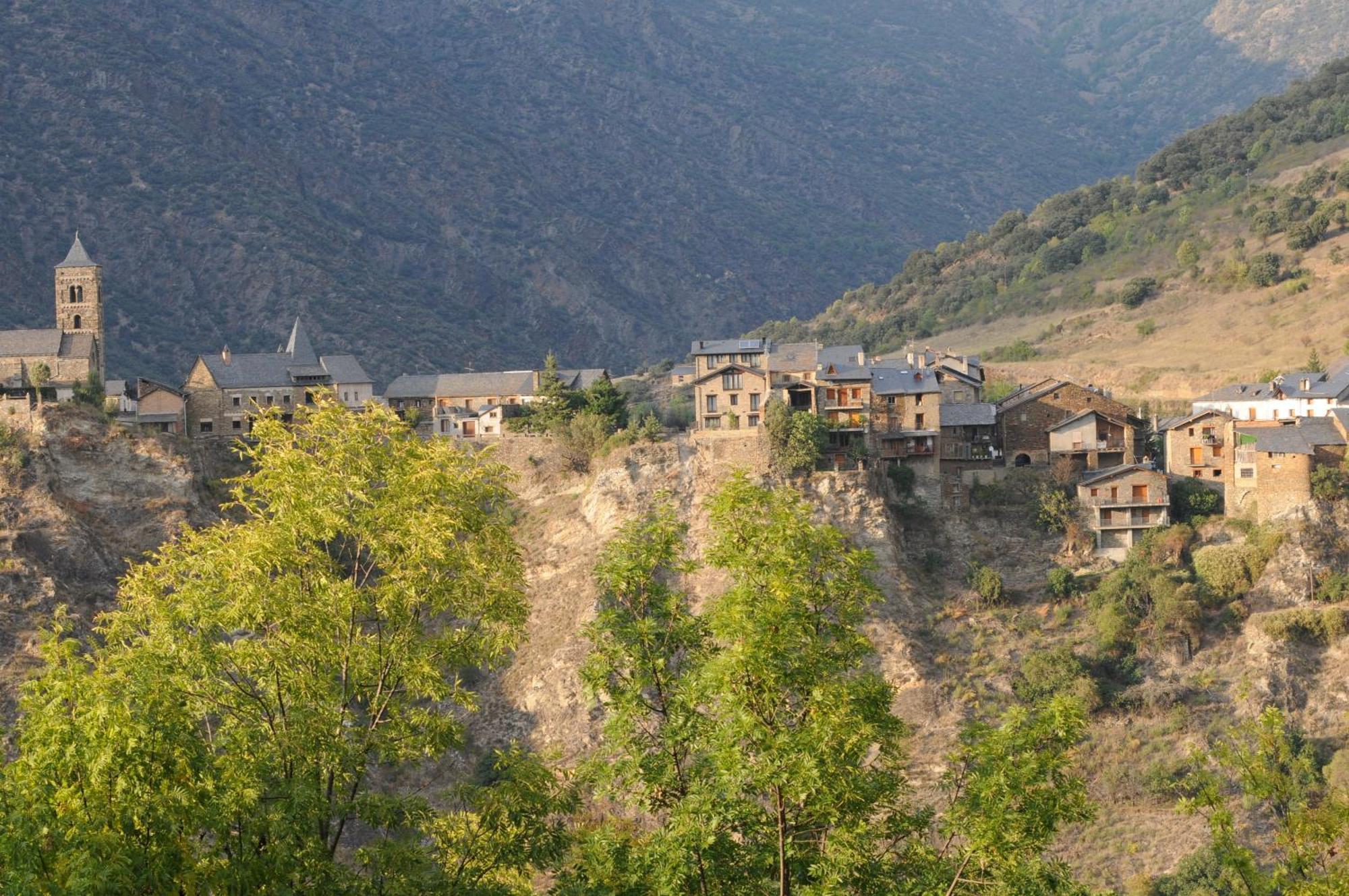 Tirvia Casa Rural La Comella מראה חיצוני תמונה