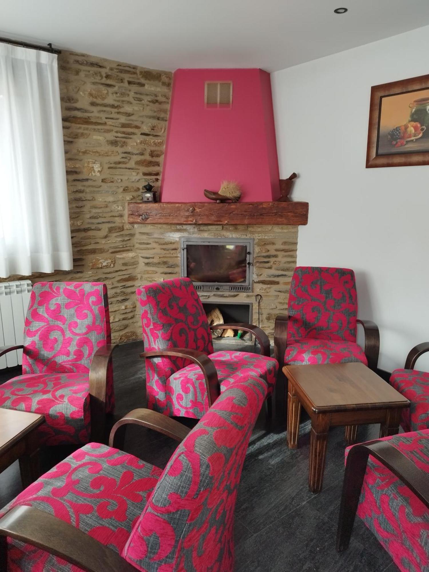 Tirvia Casa Rural La Comella מראה חיצוני תמונה